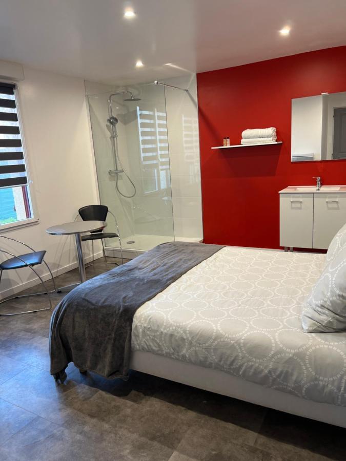 Aux Charmes 1 Bed & Breakfast Isques Ngoại thất bức ảnh