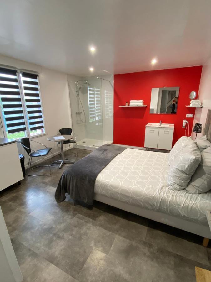 Aux Charmes 1 Bed & Breakfast Isques Ngoại thất bức ảnh